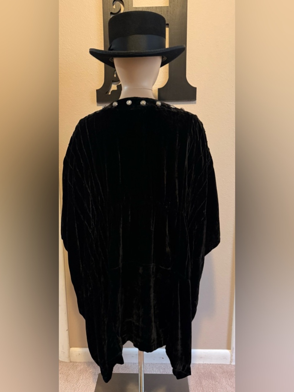 Double D Ranch Black Poncho - Picture 2 of 8